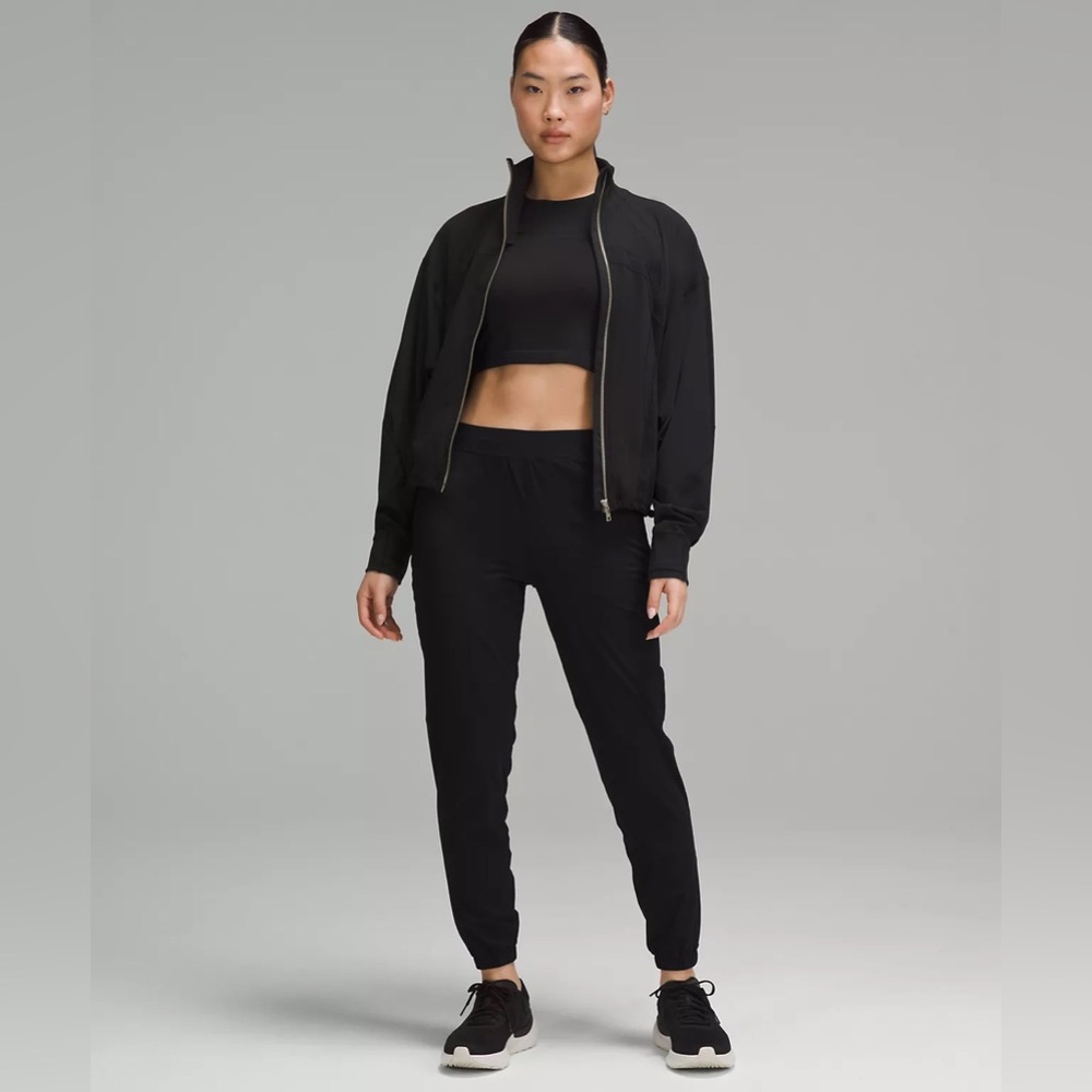 Adapted State High-Rise Jogger(fits slightly larger)
Full Length